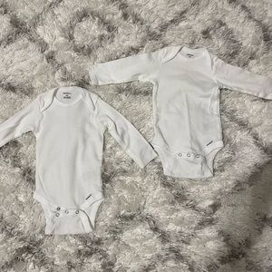 Two never worn Gerber Long Sleeve Onesies Size 3-6M